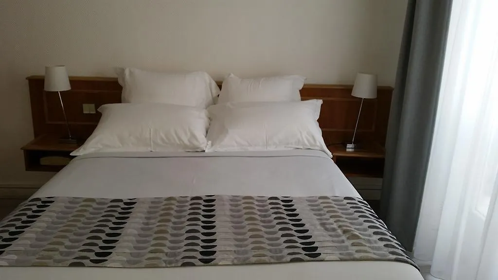 Le Compostelle 3* Paris