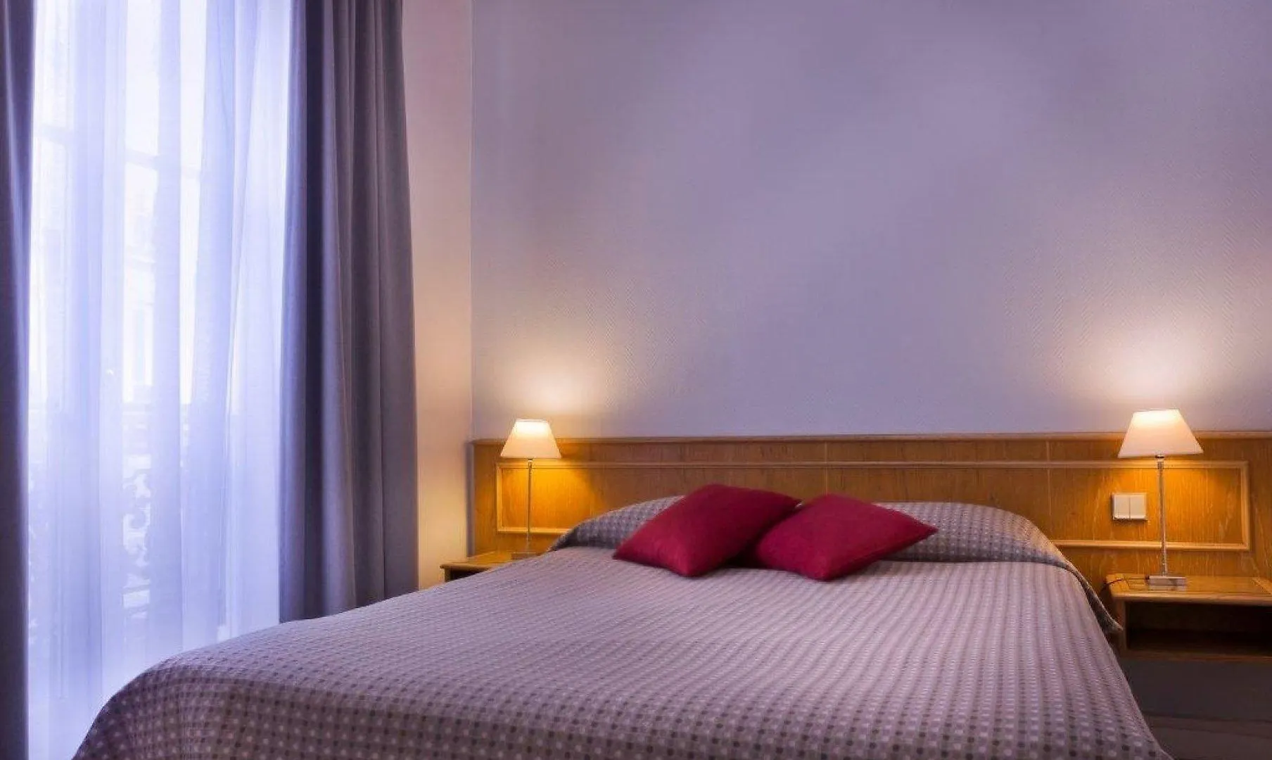 Le Compostelle 3* Paris