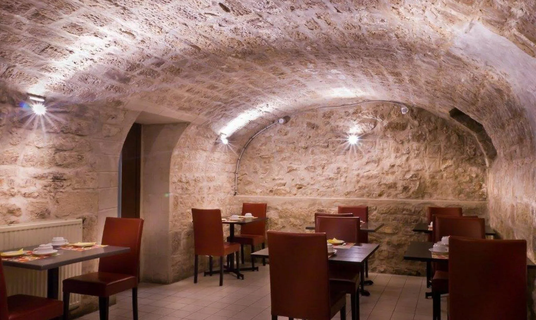 Le Compostelle Hotel Paris